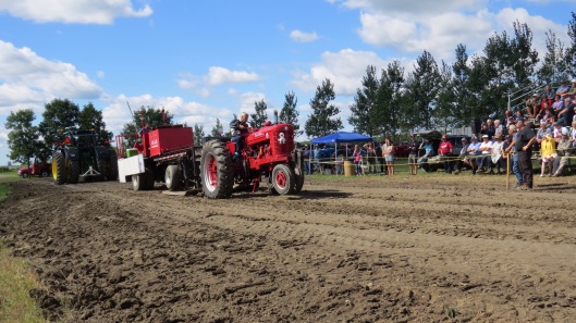 Tire de tracteurs à l'ancienne 2014 au week-end rouge (source: appaq)